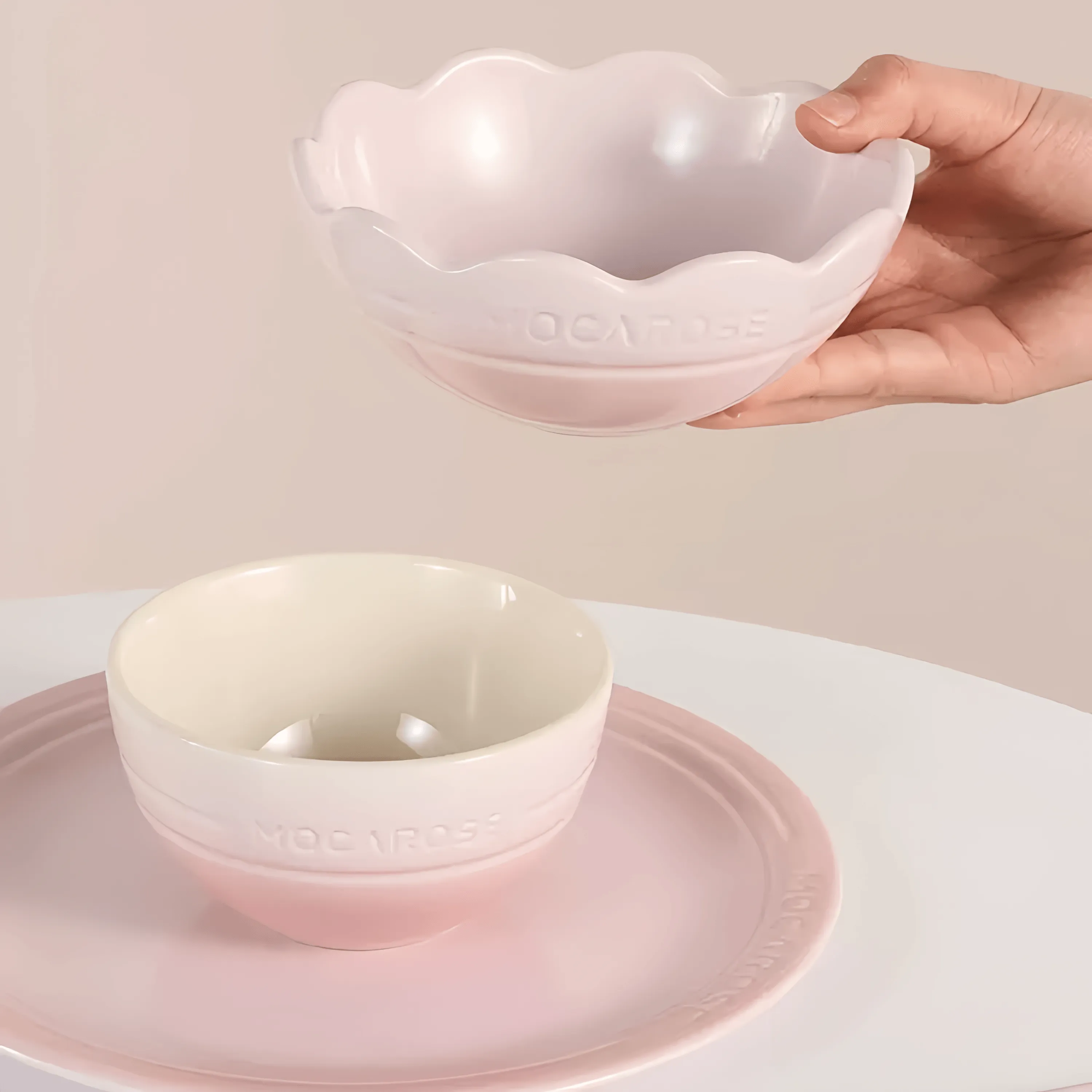 Set of Kitchenware: Mocarose Bowls and Plates Collection